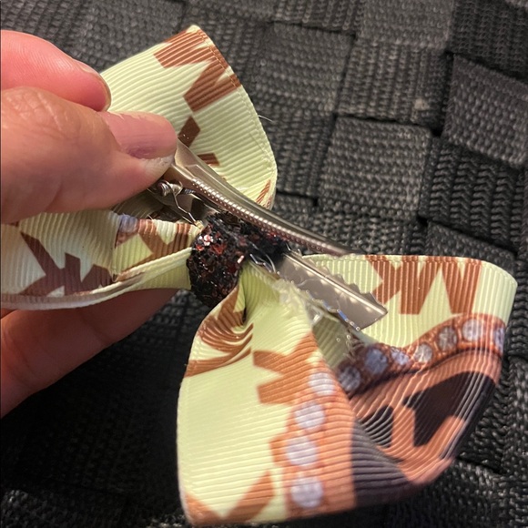 Clip on Fashion Bows - Picture 10 of 10